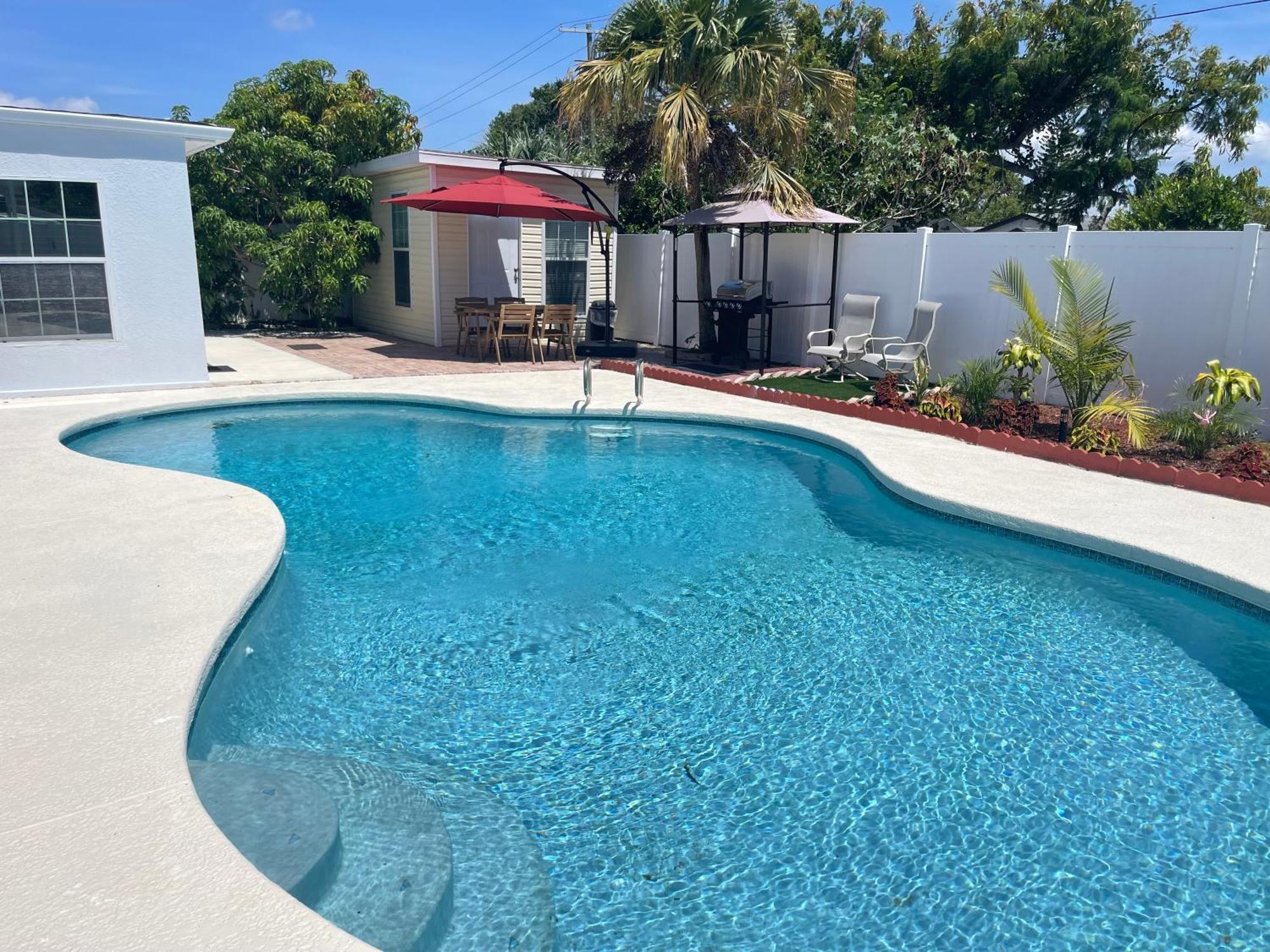 House Of The Statue Of Adrianne Villa Tampa Exterior foto